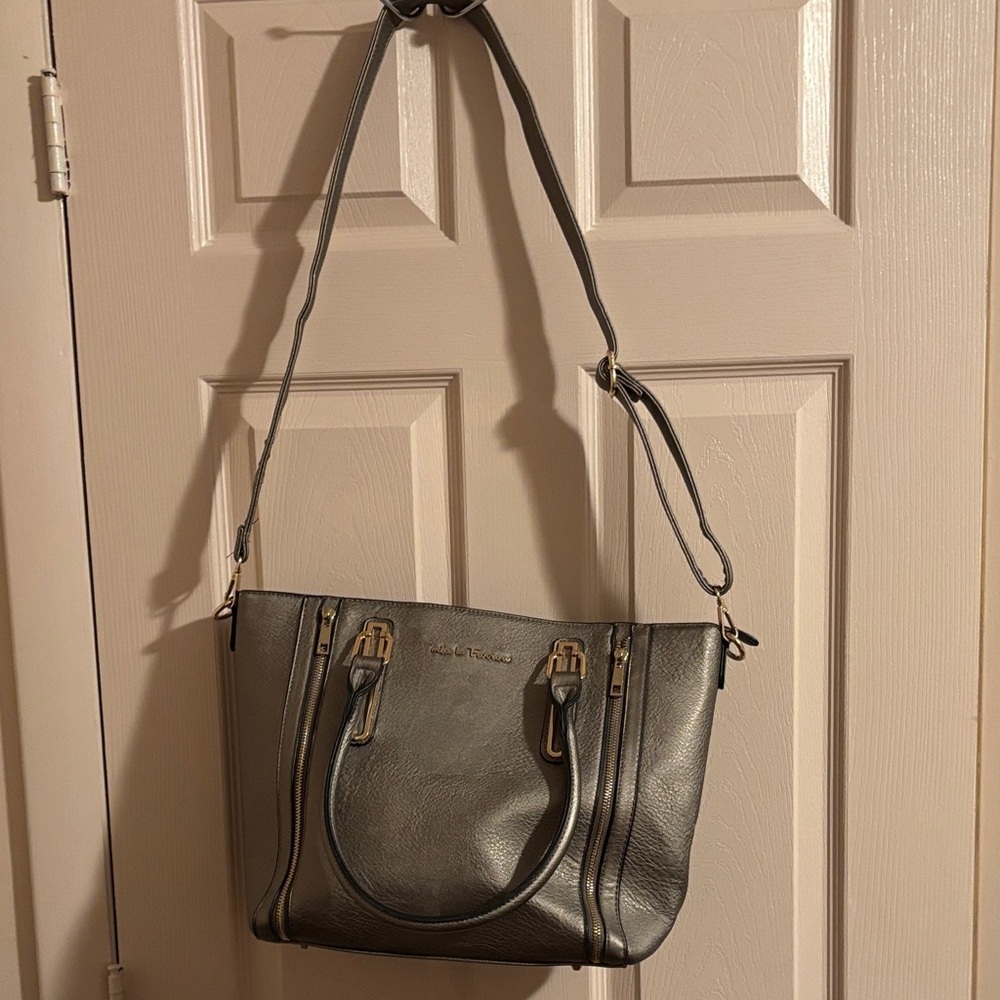Mia Farrow gold Leather Shoulder Bag - Picture 2 of 4